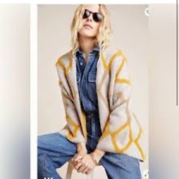 Anthropologie Sweaters - Anthro sweater beautiful size large still has a lot of life